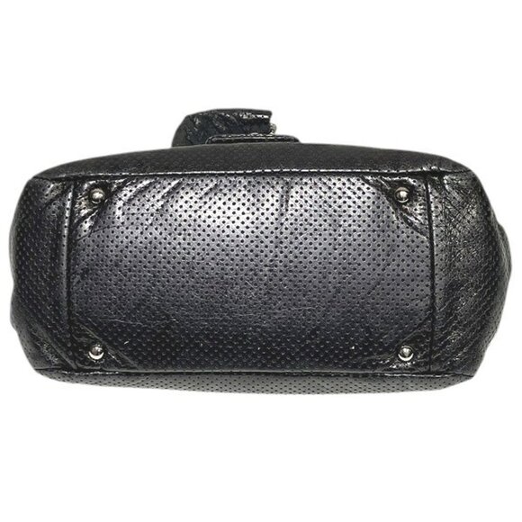 CHANEL Black Leather Shoulder Bag - Picture 3 of 9